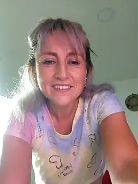 Snapshot of almaluna7 chatting on October 14, 11:40 pm almaluna7 online show from October 14, 11:40 pm