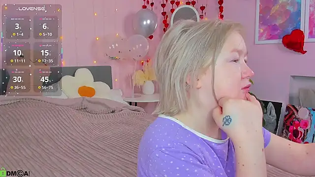 Sara Robinson online show from February 24, 3:05 am