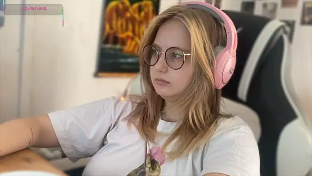 Snapshot of JacyWinslat chatting on September 21, 12:04 pm JacyWinslat online show from September 21, 12:04 pm