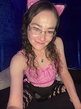 Cutebitchxh online show from April 29, 5:43 am