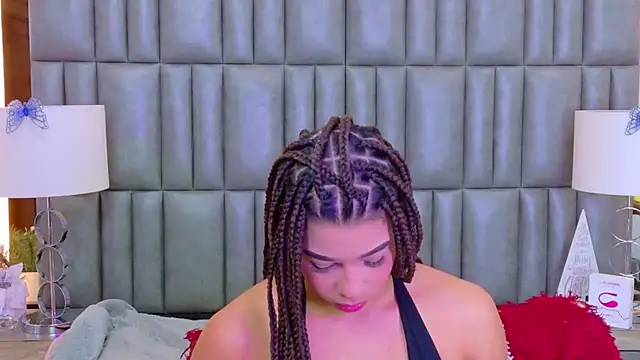 TiaraRosse online show from February 3, 1:27 pm