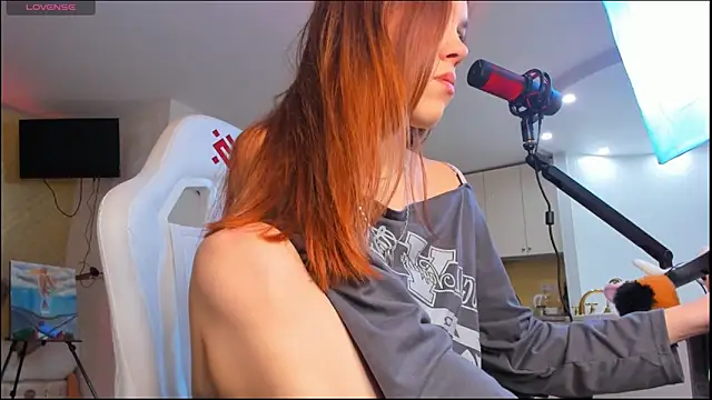 Snapshot of lolly_red_ chatting on September 15, 8:05 pm lolly red online show from September 15, 8:05 pm