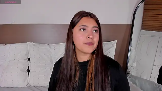 Rebeca Williams  online show from June 5, 10:54 am