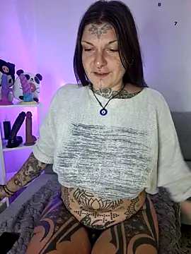 lizzardqueeen online show from November 8, 12:04 am