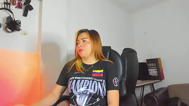 alma fenix online show from April 7, 10:34 pm