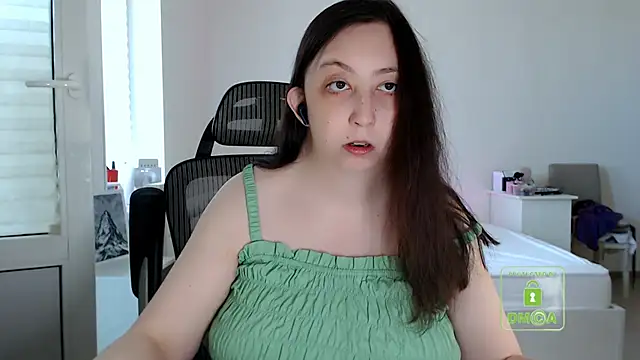 cute and hot online show from June 11, 2:58 pm