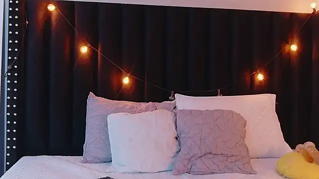 hotlatinateacher online show from November 13, 7:02 pm