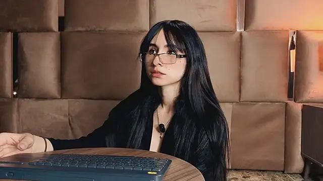 angelinepossy online show from October 4, 10:03 pm