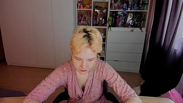 School Love online show from July 13, 8:26 am