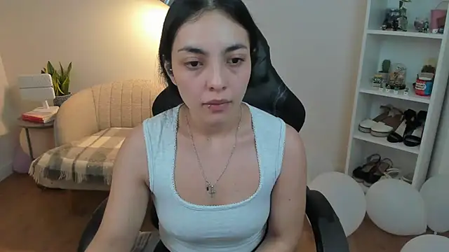  BellaEvans  online show from April 13, 4:36 am