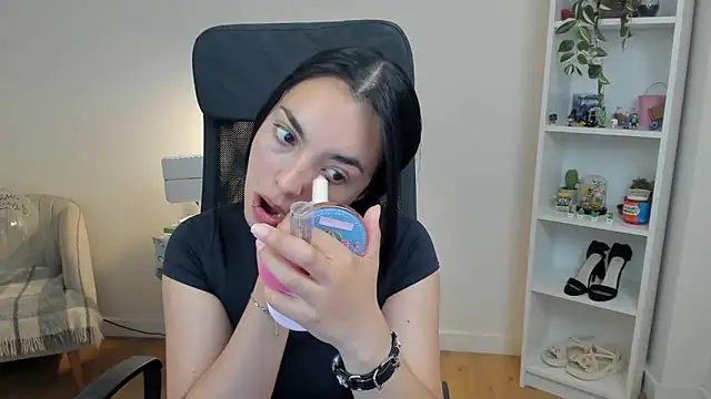  BellaEvans  online show from May 29, 4:32 am