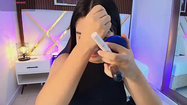 Emelie Ch1 online show from April 7, 5:20 am