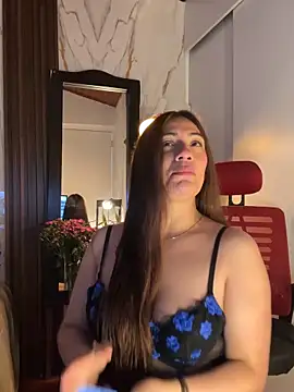 emmily d online show from April 8, 6:10 pm