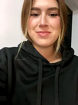 Snapshot of Jimena_White_ chatting on October 15, 5:10 am Jimena White online show from October 15, 5:10 am