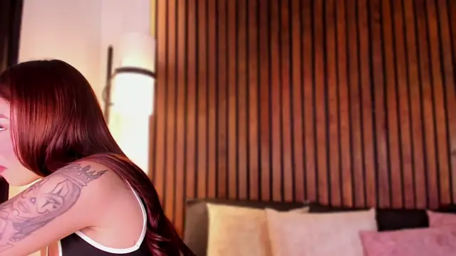 Jennmiiller  online show from February 9, 11:45 am