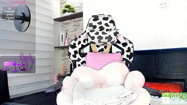 Snapshot of Brisa_white69 chatting on September 12, 2:01 am Brisa white69 online show from September 12, 2:01 am
