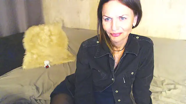 Snapshot of Elizabe_th chatting on September 15, 8:38 pm Elizabe th online show from September 15, 8:38 pm