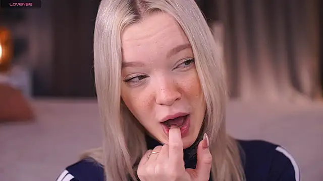  AlinaBailey online show from December 23, 7:56 am