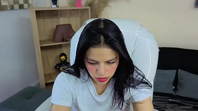 Snapshot of Eliie_Ruizz chatting on October 18, 8:54 pm Eliie Ruizz online show from October 18, 8:54 pm
