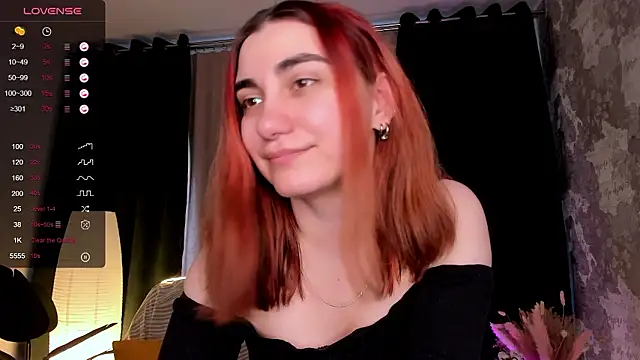 hannacheekss  online show from February 4, 6:49 am