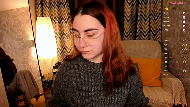 hannacheekss  online show from November 6, 2:17 am