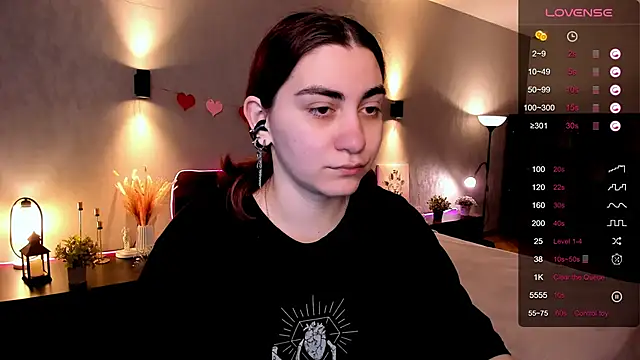 hannacheekss  online show from October 2, 2:16 am