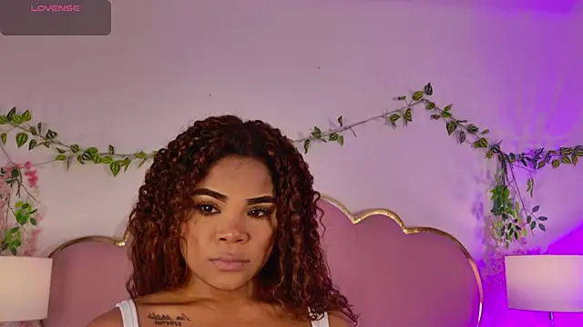 NahiaraReina online show from July 20, 1:46 pm