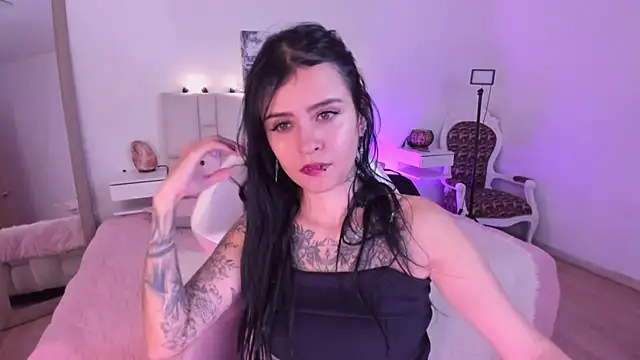 yenny garcia online show from June 6, 6:47 pm