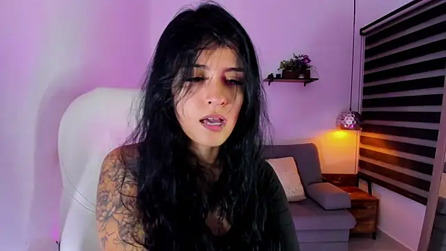 Snapshot of yenny_garcia chatting on September 30, 6:24 pm yenny garcia online show from September 30, 6:24 pm