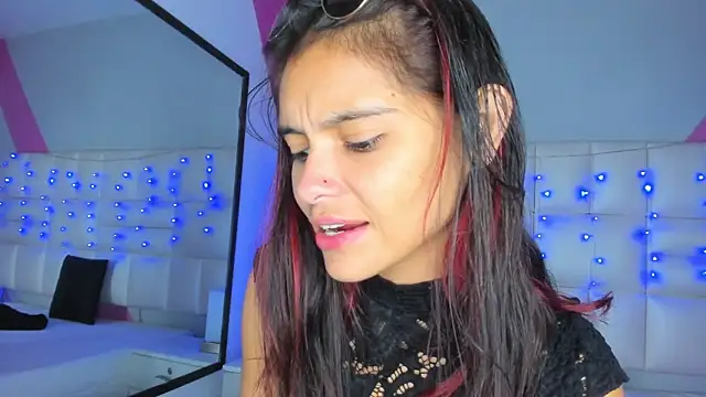Snapshot of Salome_rouse1 chatting on October 2, 10:37 pm Salome rouse1 online show from October 2, 10:37 pm
