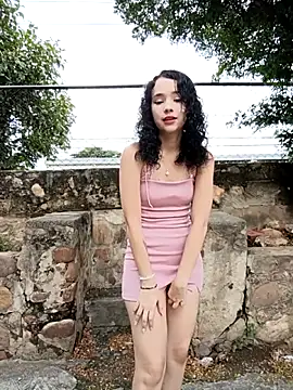 sweet outdoor charm online show from December 5, 7:48 pm