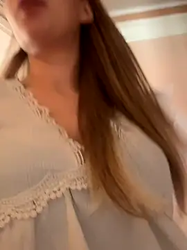 Snapshot of Hr_Fru_Olsen chatting on October 18, 12:52 pm Hr Fru Olsen online show from October 18, 12:52 pm