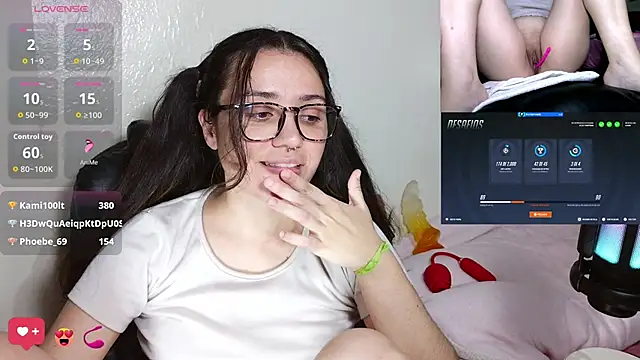 Snapshot of sobresalinaa chatting on October 3, 5:56 am sobresalinaa online show from October 3, 5:56 am