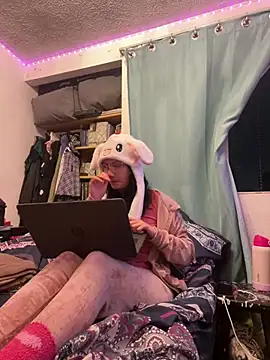 Nina-Chick777 online show from July 4, 11:17 am