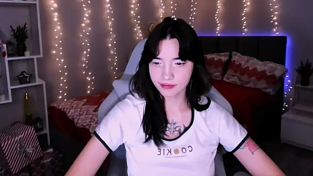 as1an girlfriend online show from December 19, 7:22 am