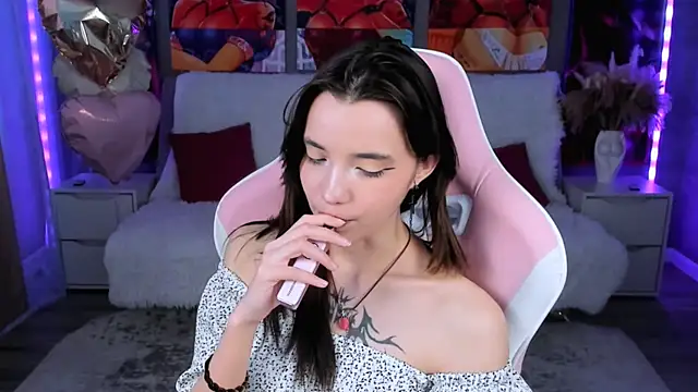 as1an girlfriend online show from April 7, 9:00 am