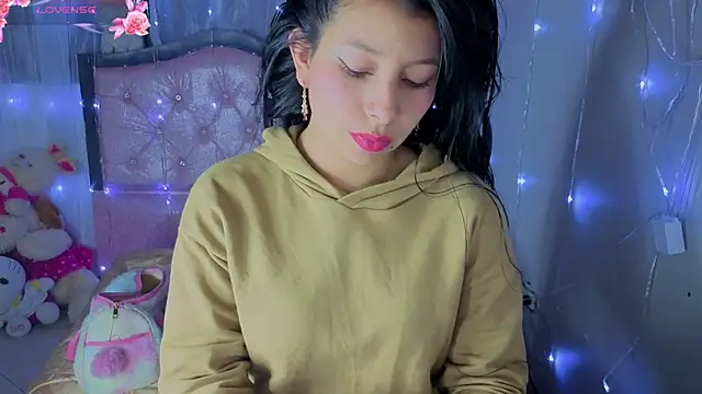 Snapshot of keyla_meow chatting on October 5, 3:33 am keyla meow online show from October 5, 3:33 am