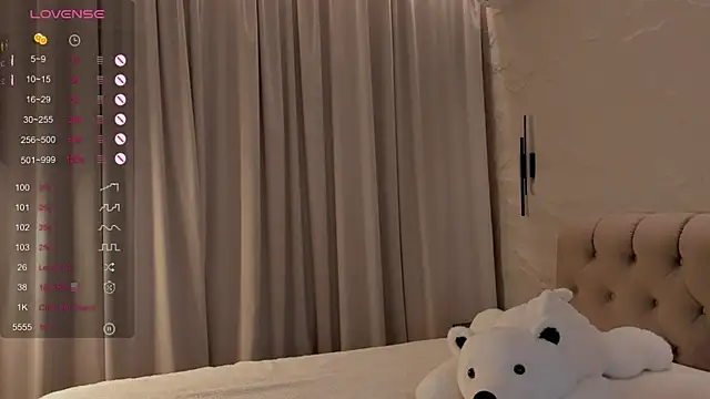 Snapshot of Emeli_Love chatting on September 13, 5:59 am Emeli Love online show from September 13, 5:59 am
