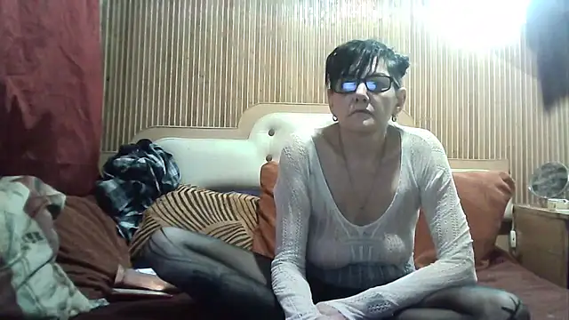 AlanaLaDream online show from February 1, 7:12 pm