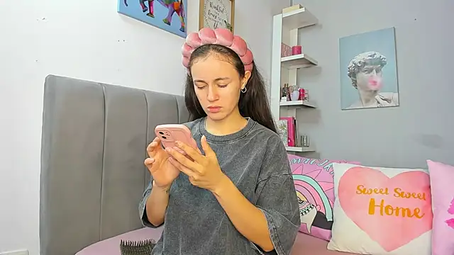 naughtyloverss online show from June 5, 2:56 pm