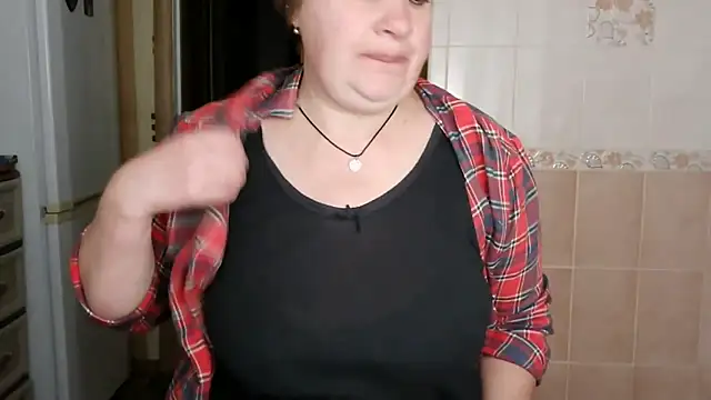 Ettie Tonia online show from February 19, 5:18 am