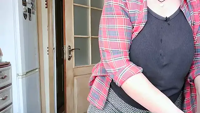 Ettie Tonia online show from February 13, 11:56 am