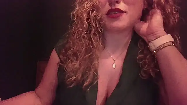 Snapshot of EyesWideShutNL chatting on October 17, 5:27 pm EyesWideShutNL online show from October 17, 5:27 pm