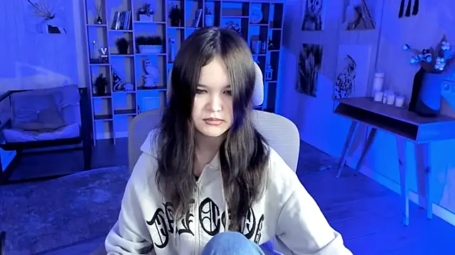 Elainebeness online show from October 22, 8:14 pm