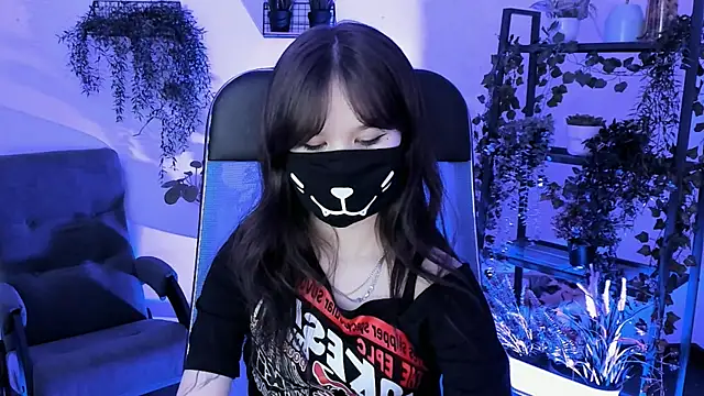 Elainebeness online show from April 2, 4:26 pm