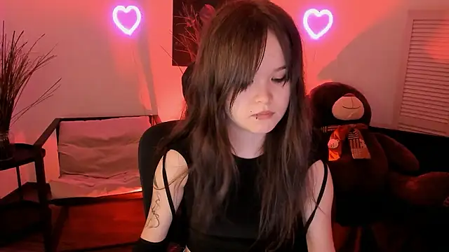 Elainebeness online show from March 20, 7:30 pm