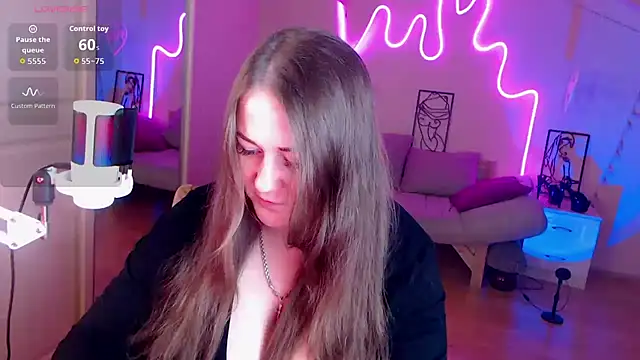 Snapshot of LizzyShine chatting on September 25, 3:44 pm LizzyShine online show from September 25, 3:44 pm