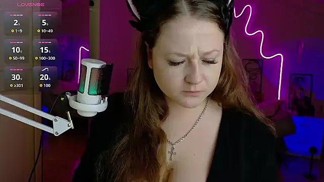 Snapshot of LizzyShine chatting on October 5, 5:07 pm LizzyShine online show from October 5, 5:07 pm