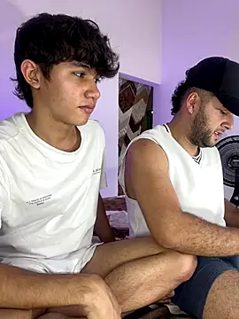 VALERIO AND DORIAN online show from December 13, 8:15 pm