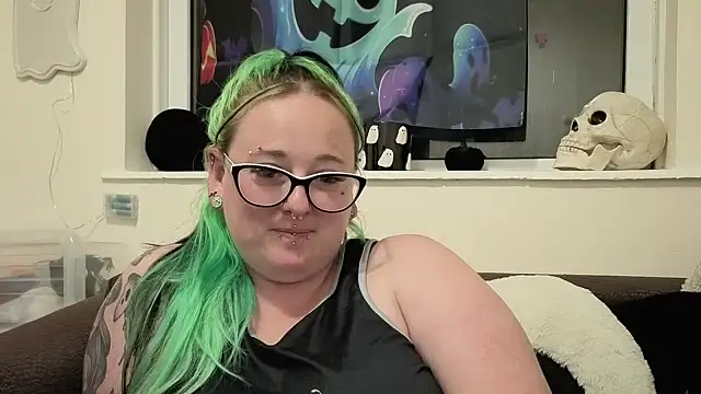 Bunny Cummings online show from August 6, 10:28 pm